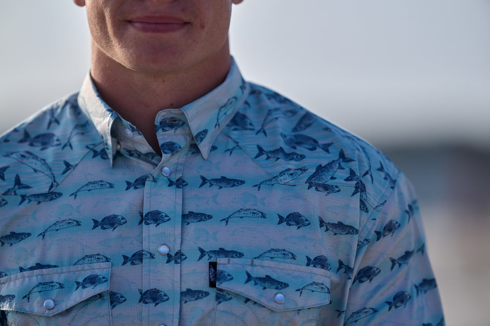 "Sol" Short Sleeve Pearl Snap Shirt Cloud Blue w/ Snapper Fish Pattern