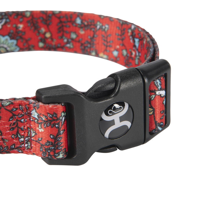 clasp on the western floral pet collar