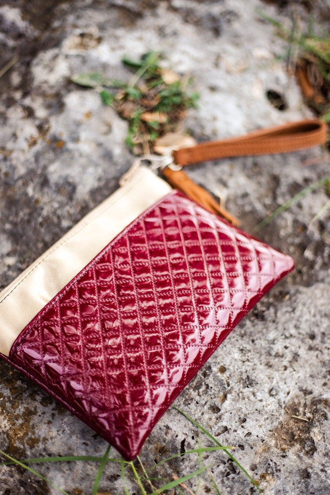pink wristlet purse