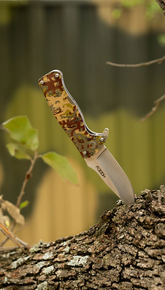 "Hooey Camo Flipper" Knife